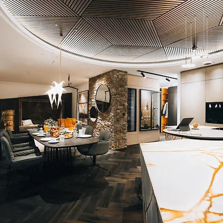 Lynett - Ihr Rueckzugsort In Den Tiroler Bergen * Fliess